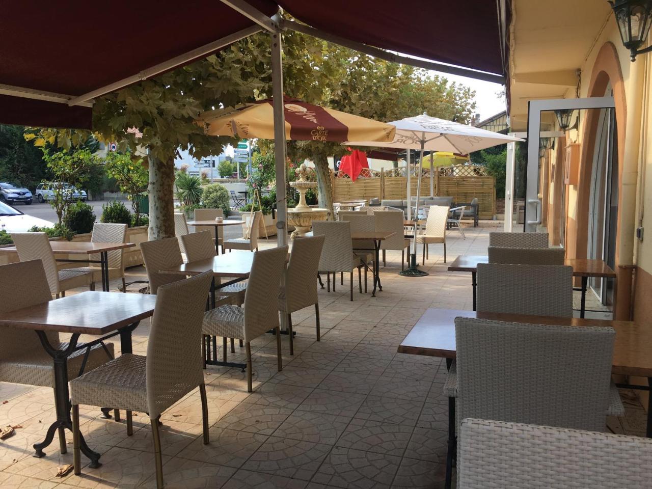 Hotel-Restaurant Le Commerce Nogaro Exterior photo